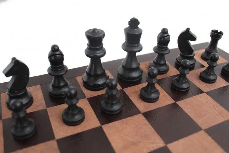 Staunton Schachspiel aus Holz und echtes italienisches Leder-Schachbrett mit Aufbewahrungskoffer – Bild 2