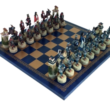 Schachspiel Samurai aus handbemaltem Resin und Schachbrett aus blauem Kunstleder mit Goldakzenten