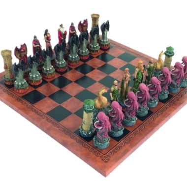 Schachspiel Fantasy Wasser gegen Feuer aus Harz und Schachbrett aus Kunstleder in Braun und Schwarz