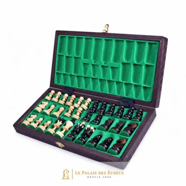 Klappbares Schachspiel aus Holz Pearl, geöffnete Box mit grünen Filzfächern