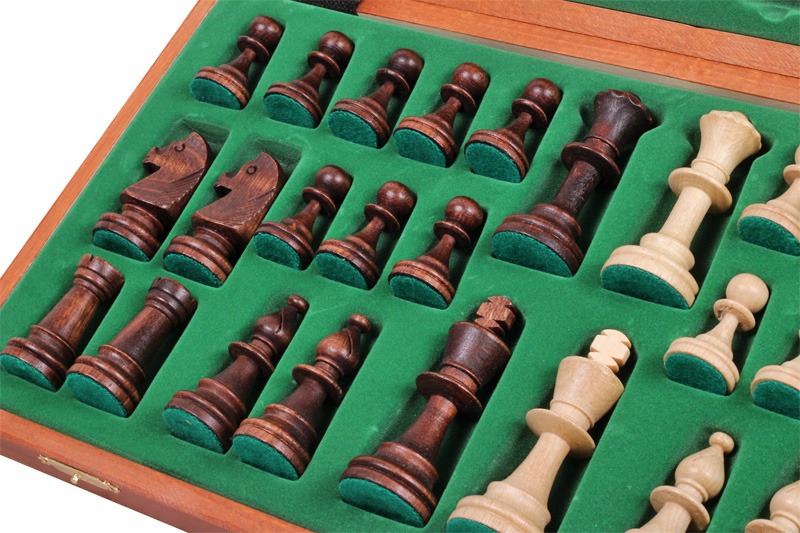 Schachbrett und Schachspiel aus Holz mit Aufbewahrung – Bild 5