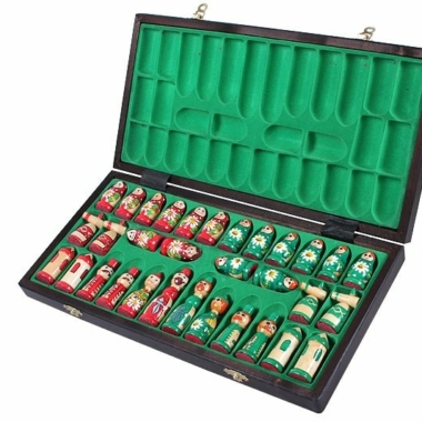 Alternative view of Schachspiel aus Holz für Kinder Babuschka Russische Puppen Grün