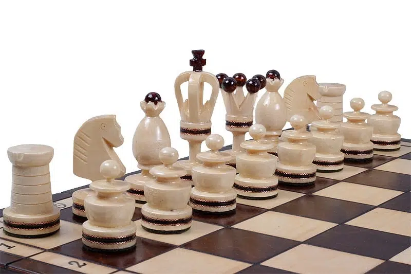 Klappbares Schachbrett und Schachfiguren aus Holz – Bild 4