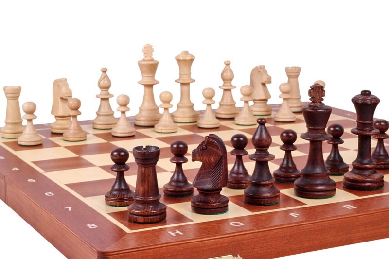 Schachbrett und Schachspiel aus Holz mit Aufbewahrung – Bild 4