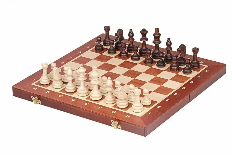 Faltbares Schachbrett und Schachspiel aus Holz mit Aufbewahrung