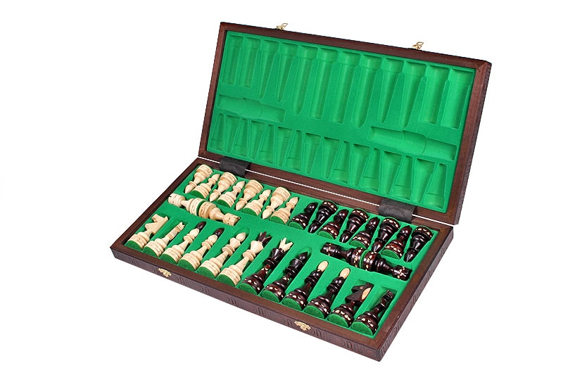 Schachspiel und faltbares Schachbrett aus Holz – Bild 2