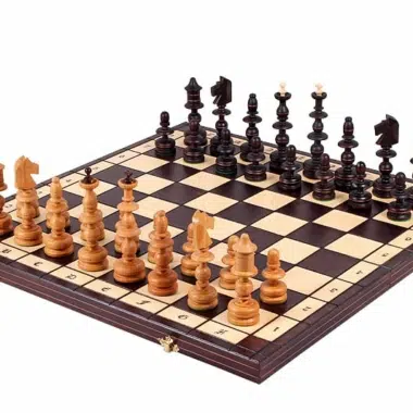Schachspiel und Faltbares Schachbrett aus Holz