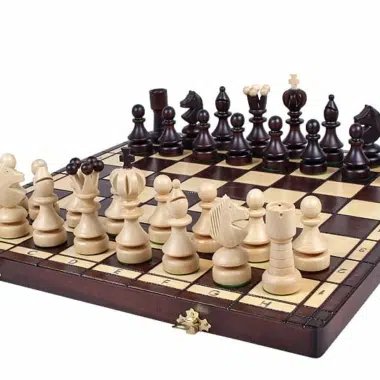 Schachspiel aus Holz und faltbare Schachbrett aus Holz mit Aufbewahrung