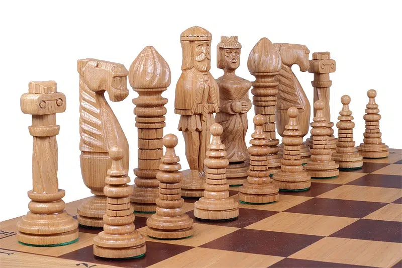 Große Schachfiguren und faltbares Schachbrett aus Holz mit Aufbewahrung – Bild 4