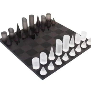 Moderne Konische Schachspiel in Grau und Weiß aus Plexiglas mit Aufbewahrungsbox