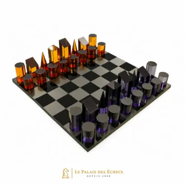 Zylindrisches Plexiglas-Schachspiel in Bernstein und Violett auf schwarzem Brett