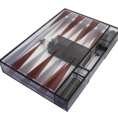 Alternative view of Moderne Backgammon aus grauem Plexiglas mit Damensteinen, Würfelbecher und Würfelset