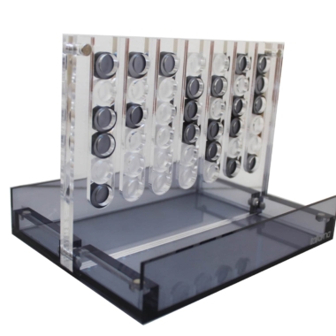 Originales Gesellschaftsspiel Puissance 4 aus grauem Plexiglas