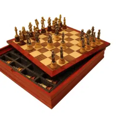 Schachspiel Florenz und Schachbrett aus Nussbaum und Ahorn mit Aufbewahrung