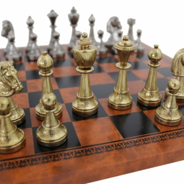 Alternative view of Staunton Schachspiel aus Metall & Schachbrett aus braunem Kunstleder