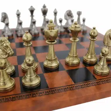 Alternative view of Staunton Schachspiel aus Metall & Schachbrett aus braunem Kunstleder