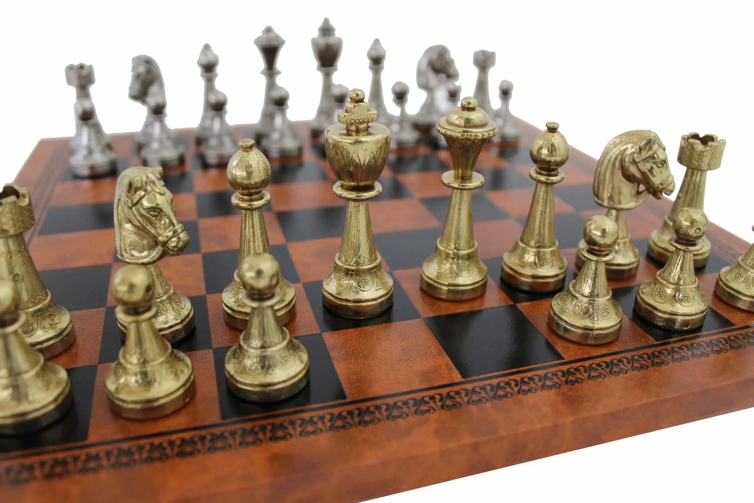 Staunton Schachspiel aus Metall & Schachbrett aus braunem Kunstleder – Bild 2