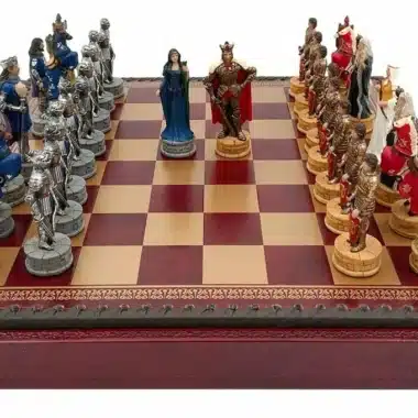 Schachspiel König-Arthur-Figuren mit Schachbrett aus Kunstleder mit Stauraum