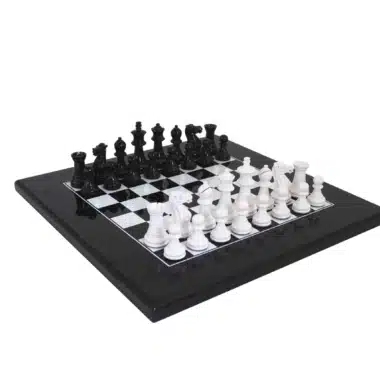 Zweifarbiges Schachspiel Schwarz-Weiß Modern aus Lackholz