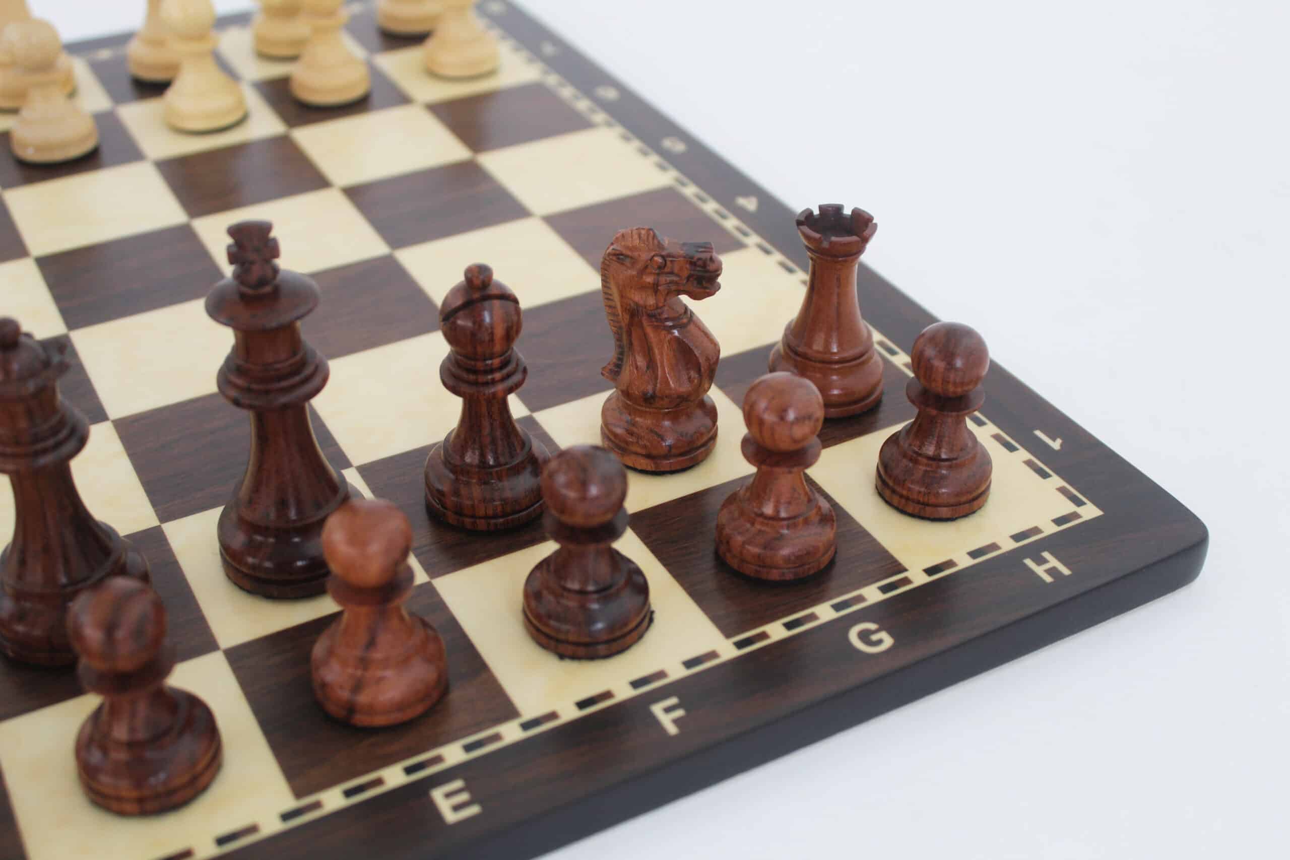 Staunton Schachspiel mit alphanumerischem Schachbrett – Bild 3