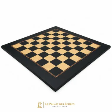 Schachbrett Jeu de la Dame von vorne, schwarze Felder und Eschenwurzel