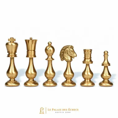 Schachfiguren aus goldenem Messing, Detail von Dame, Bauer, Springer und Turm