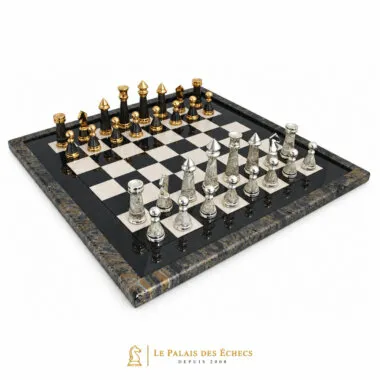Komplettes Schachspiel Staunton Modern XL mit goldenen und silbernen Figuren auf Ahorn-Schachbrett