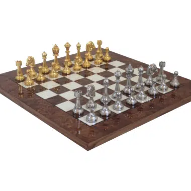 Schachbrett aus Ulmen- und Heideholz & Schachspiel aus massivem Gold- und Silberbeschichteten Metall