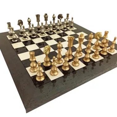 Grandes Schachspiel Design - Schachfiguren aus Messing und Schachbrett aus Wurzelholz und lackiertem Ahorn