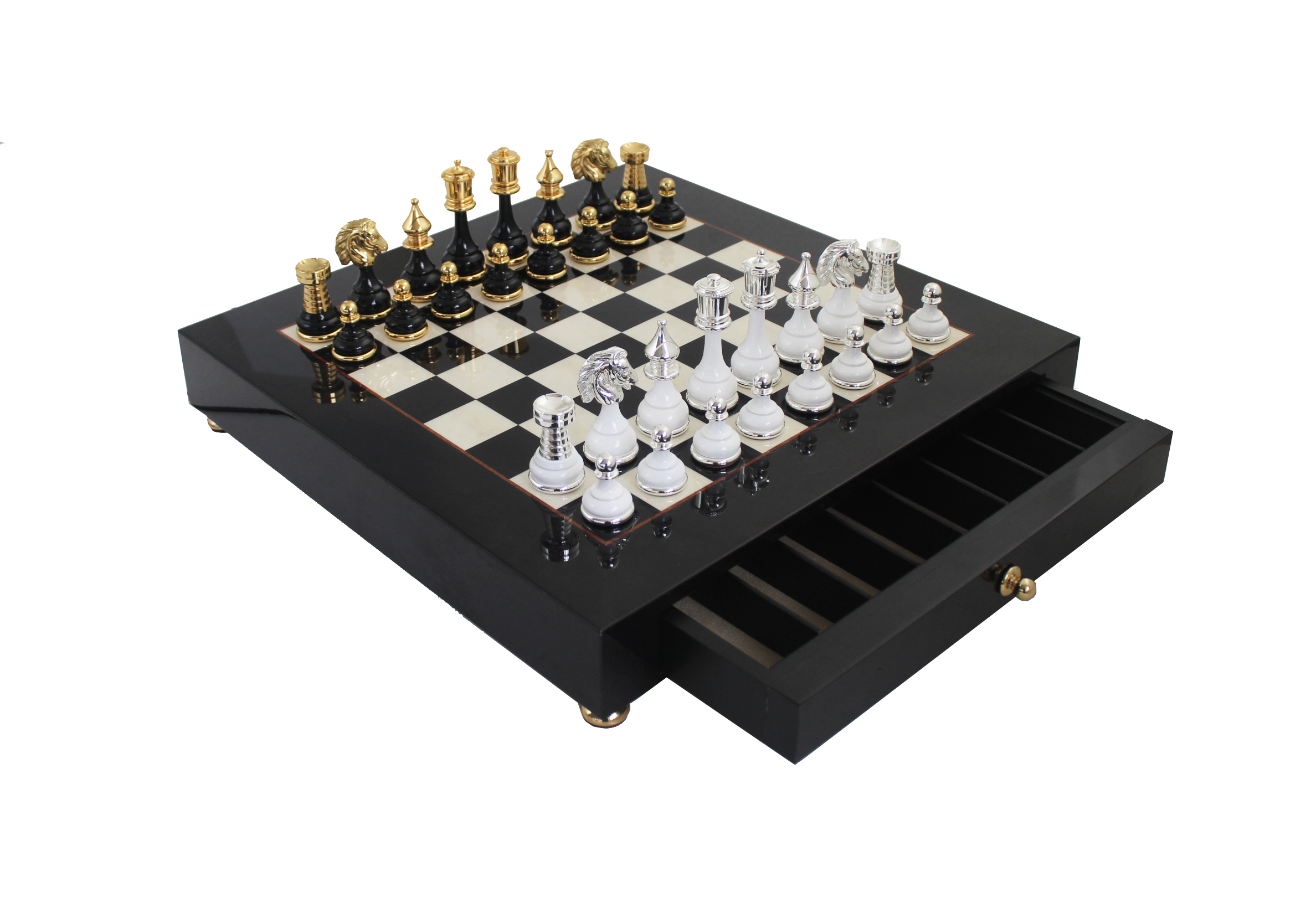 Schachbrett auf Fuß aus Schwarz und Weiß mit Schachfiguren aus Messing und Schwarz-Weiß Holz – Bild 2