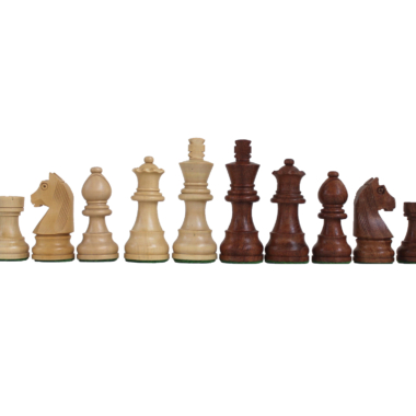 Schachfiguren aus Akazienholz