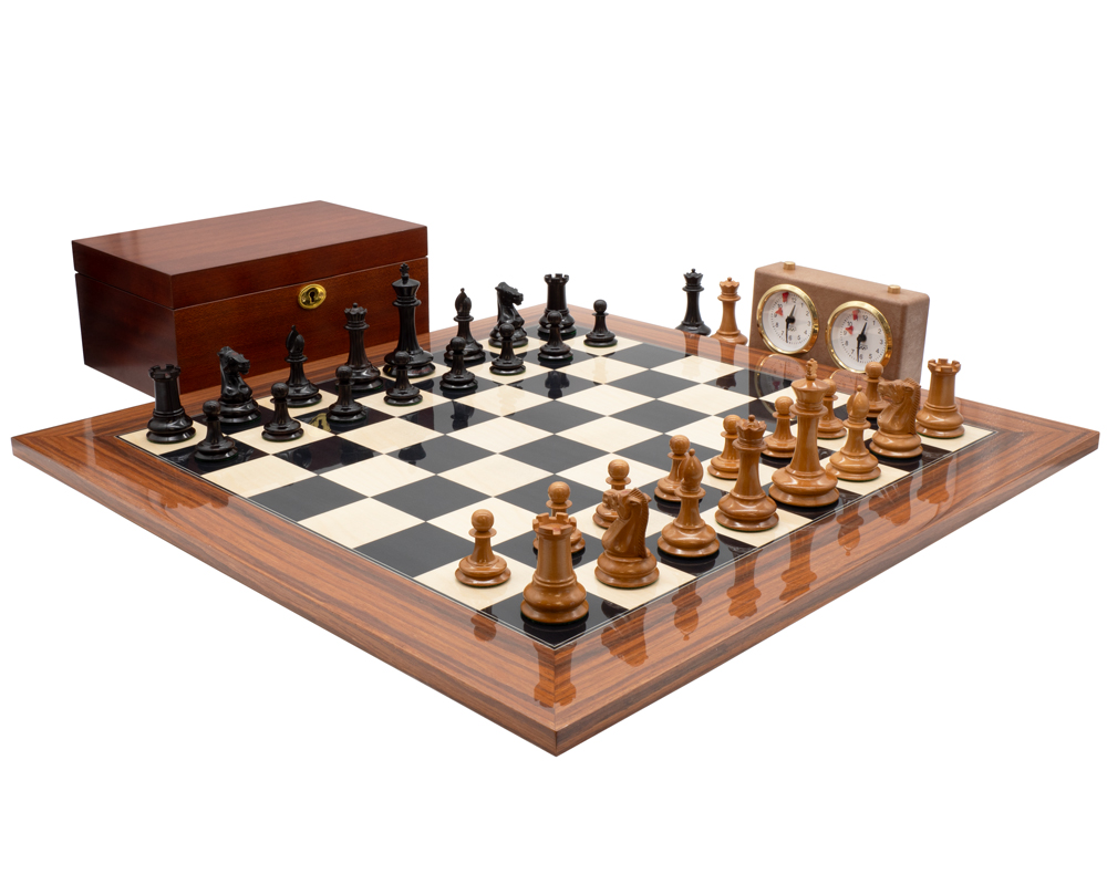 Luxuriöses Schachspiel mit Aufbewahrungskoffer und Uhr – Bild 11