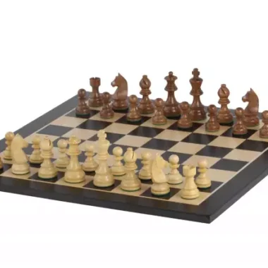 Ensemble Pieces Echecs en Bois d'Acacia et Buis et Echiquier en Bois d'Érable