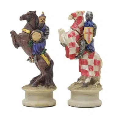 Schachspiel-Set aus handbemaltem Harz Die Kreuzzüge und Schachbrett aus Kunstleder mit Aufbewahrung – Bild 4