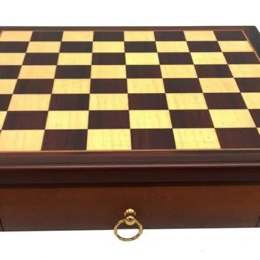 Schachspiel-Set Römer gegen Barbaren und Schachbrett aus Rosenholz mit Schublade – Bild 5