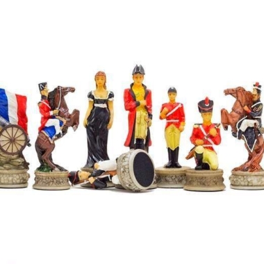 Alternative view of Schachspiel-Set Schlacht von Waterloo und Holzschachbrett