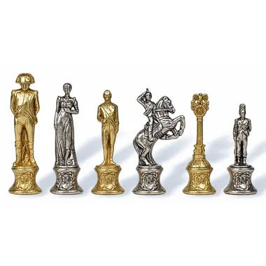Detail von vier goldenen Figuren, Dame, König, Springer und Bauer des Napoleon-Sets