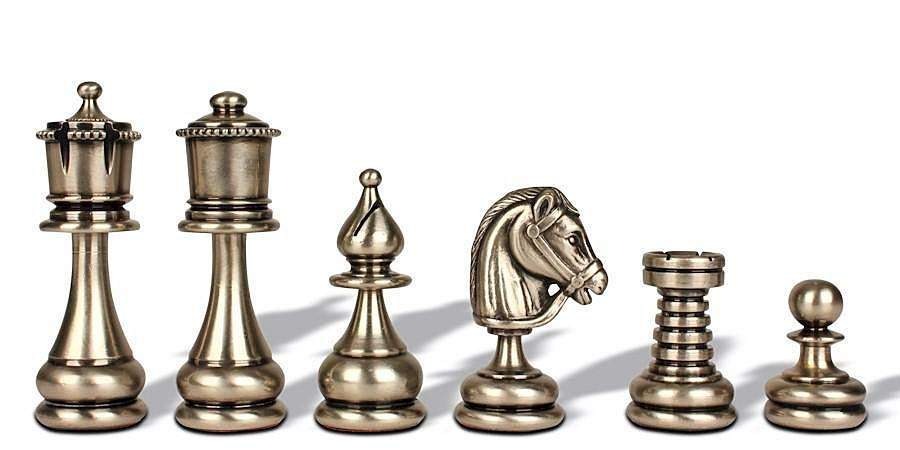 Schachspielset aus massivem Messing und Schachbrett aus Ulmen- und Heideholz mit glänzender Oberfläche – Bild 3