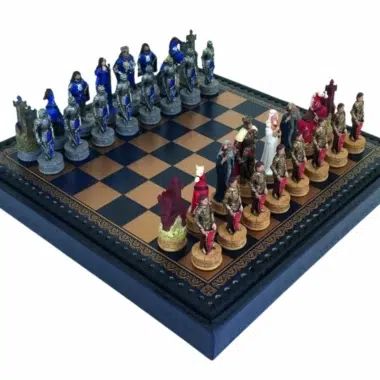 Schachspielset König Artus aus Harz und Schachbrett aus Kunstleder mit Aufbewahrungsfächern