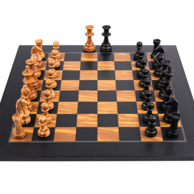 Alternative view of Schachfiguren aus Olivenholz und Buchsbaum sowie Schachbrett aus Olivenholz und schwarzem Tulpenholz mit Aufbewahrungskoffer