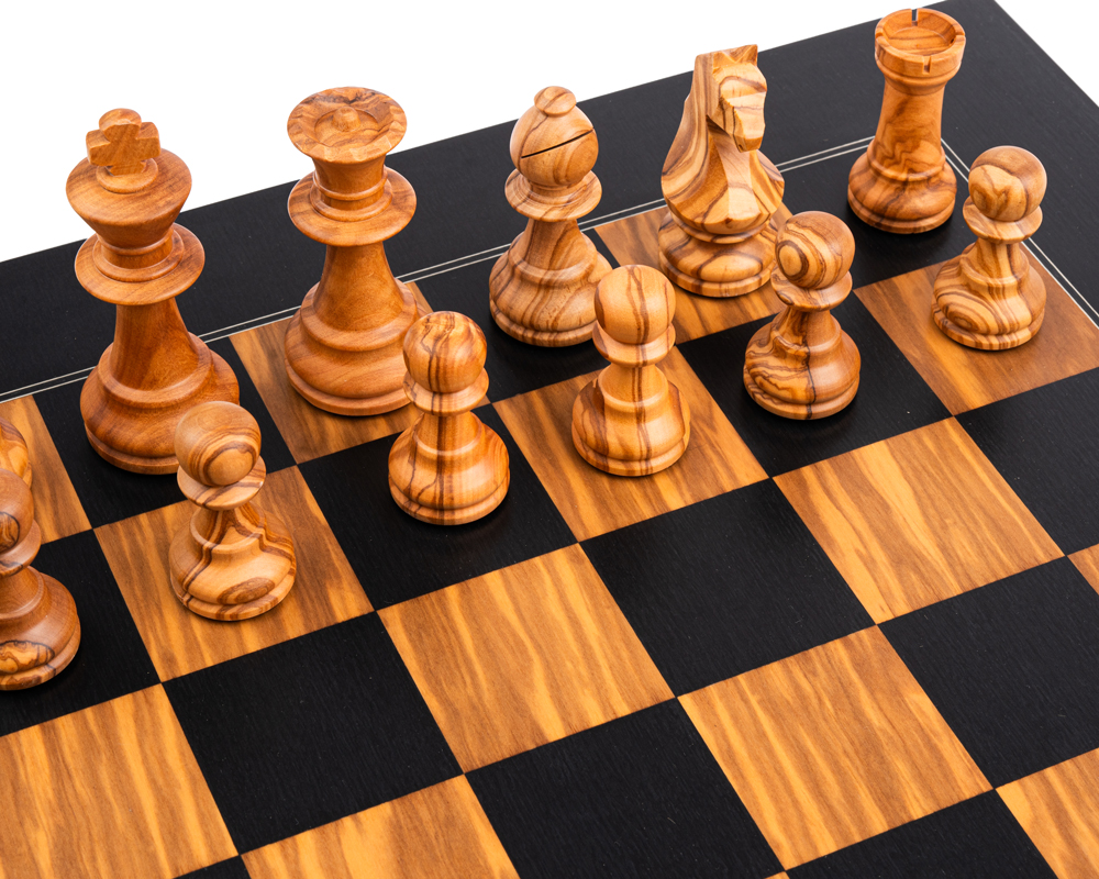 Schachfiguren aus Olivenholz und Buchsbaum sowie Schachbrett aus Olivenholz und schwarzem Tulpenholz mit Aufbewahrungskoffer – Bild 3