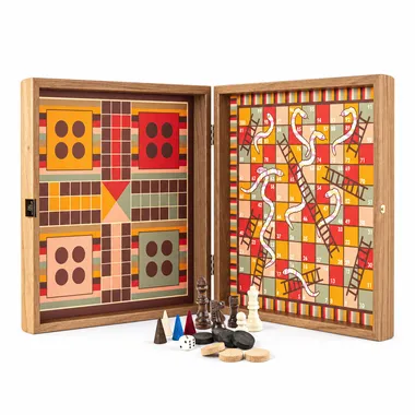 4-in-1 Gesellschaftsspiel aus Holz: Schach, Backgammon, Ludo, Schlangen & Leitern