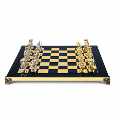 Schachspiel Griechischer Minoischer Krieger, Gesamtansicht auf blau-goldenem Brett
