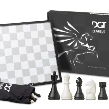 Elektronisches Schachspiel DGT Pegasus mit Verpackung, Figuren und Beutel