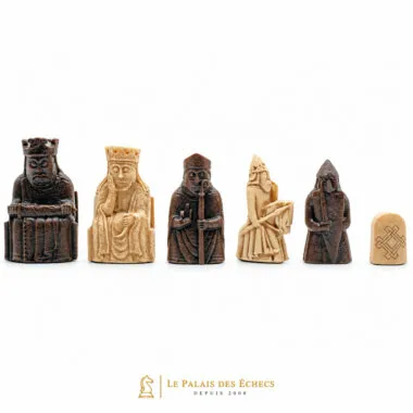 Schachfiguren Isle of Lewis, Reihe geschnitzter Könige, Damen und Springer