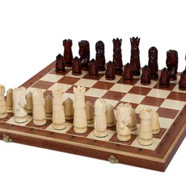 Jeu d’Echecs du Château Grand Format en Bois Réalisé à la Main – Echiquier 59 cm