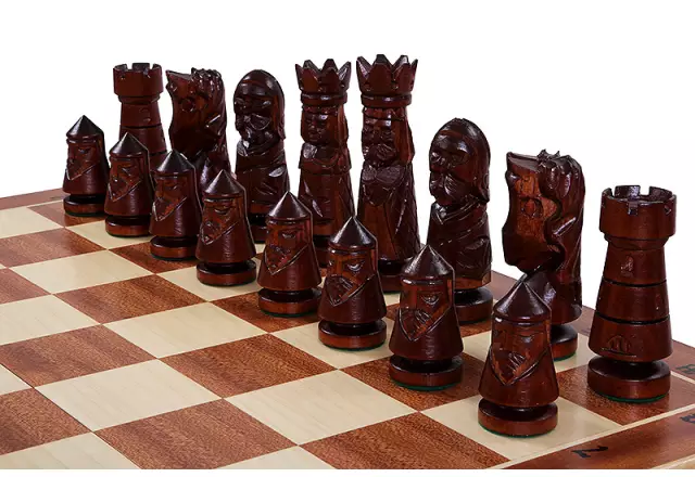 Jeu d’Echecs du Château Grand Format en Bois Réalisé à la Main – Echiquier 59 cm