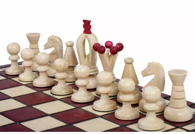 Ensemble de Jeu d’Echecs Polonais en Bois – Pièces en Bois d'Erable et Sycomore sur Echiquier en Hêtre et Bouleau