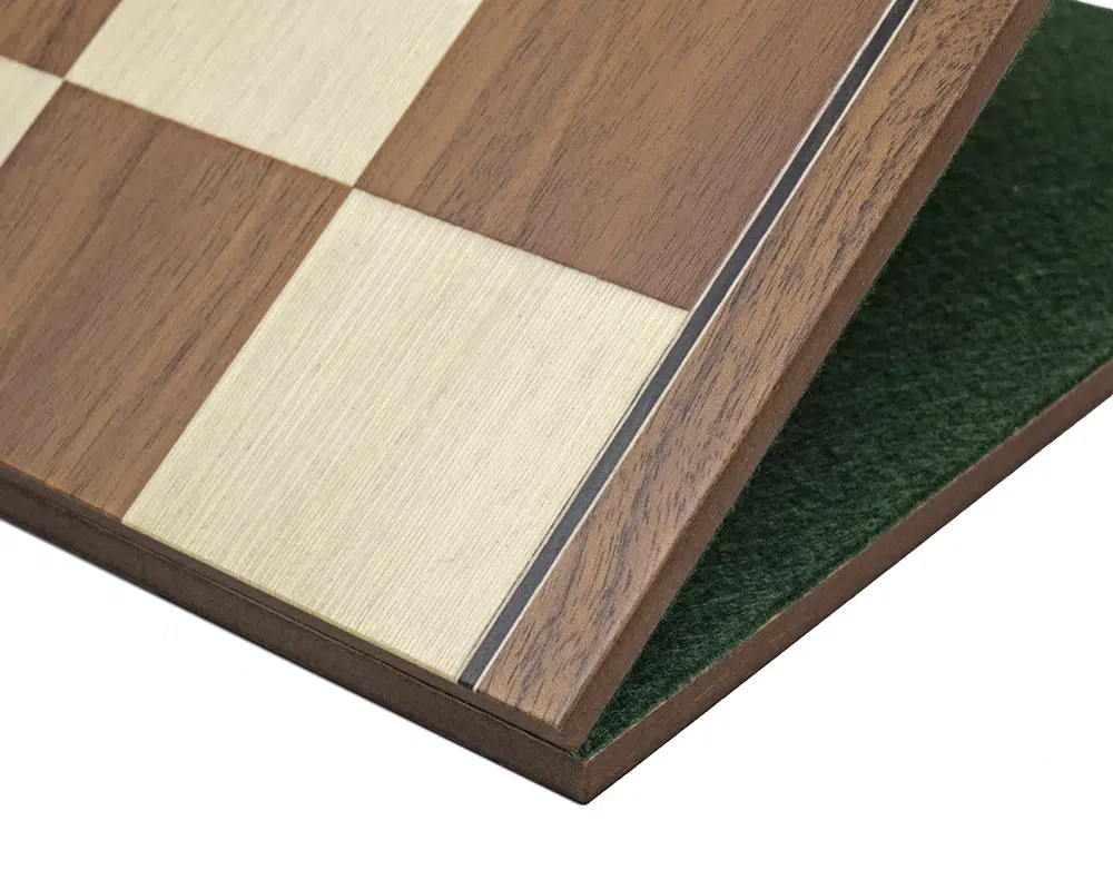 Ensemble d’Echecs Emerald – Pièces Staunton en Bois de Buis et Echiquier Pliable en Bois de Noyer et Erable