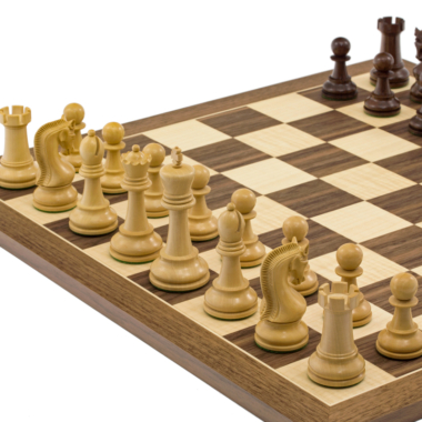 Ensemble d’échecs Leningrad en Acacia et Noyer